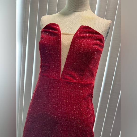 🌸AMTIUOS red glitter strap dress ✨ - Picture 5 of 7